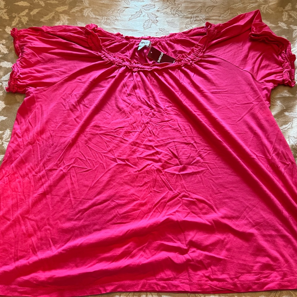 Avenue Fuchsia Pink Womenβs short sleeve top with ruffles Plus Size NEW NWT